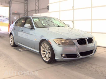 2011 BMW 3 Series Sedan 328i xDrive – miniatura 3