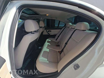2011 BMW 3 Series Sedan 328i xDrive - miniatura 13