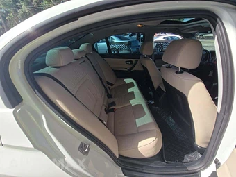2011 BMW 3 Series Sedan 328i xDrive - miniatura 16