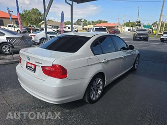 2011 BMW 3 Series Sedan 328i xDrive - miniatura 3