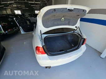 2011 BMW 3 Series Sedan 328i xDrive - miniatura 14