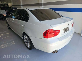 2011 BMW 3 Series Sedan 328i xDrive - miniatura 2