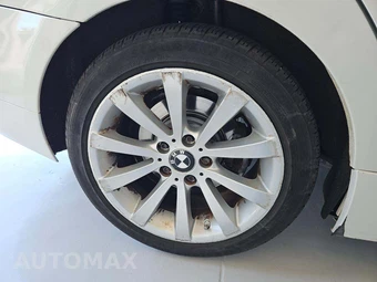 2011 BMW 3 Series Sedan 328i xDrive - miniatura 28