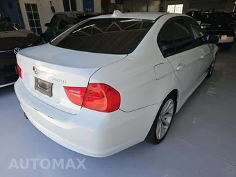 2011 BMW 3 Series Sedan 328i xDrive - miniatura 3