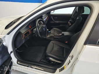 2011 BMW 3 Series Sedan 328i xDrive - miniatura 6
