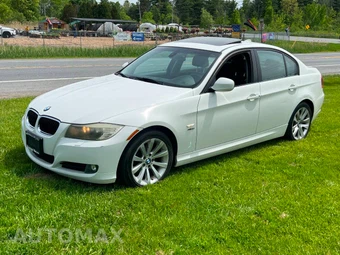 2011 BMW 3 Series Sedan 328i xDrive - miniatura 3