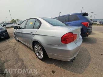 2011 BMW 3 Series Sedan 328i xDrive – miniatura 2