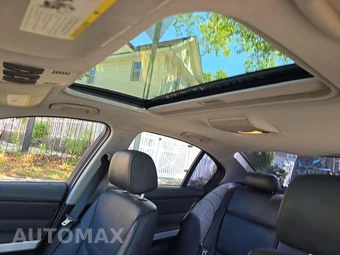 2011 BMW 3 Series Sedan 328i xDrive - miniatura 11