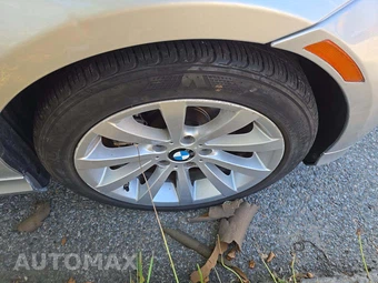 2011 BMW 3 Series Sedan 328i xDrive - miniatura 25