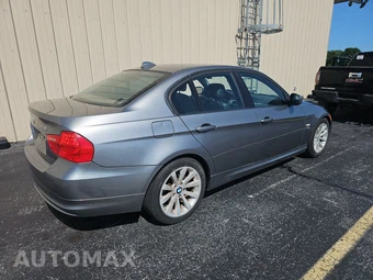 2011 BMW 3 Series Sedan 328i xDrive – miniatura 4