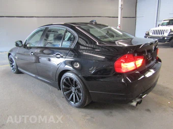 2011 BMW 3 Series Sedan 328i xDrive – miniatura 4