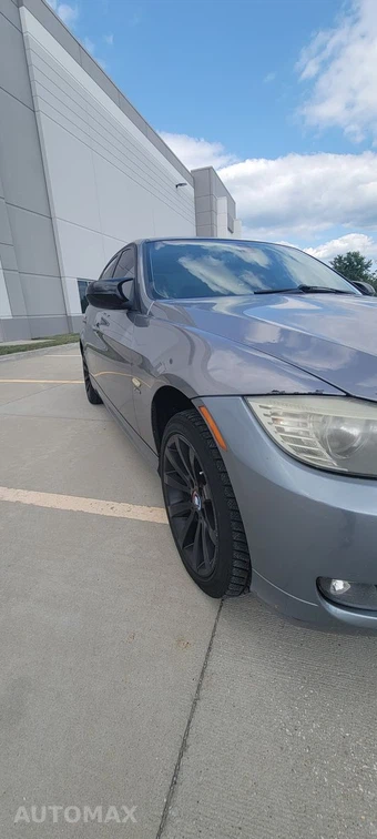2011 BMW 3 Series Sedan 328i xDrive - miniatura 2