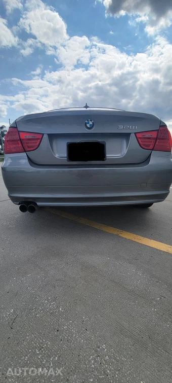 2011 BMW 3 Series Sedan 328i xDrive - miniatura 4