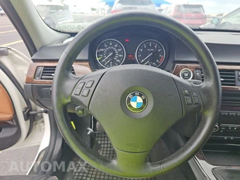 2011 BMW 3 Series Sedan 335i xDrive - miniatura 10