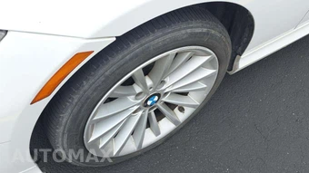 2011 BMW 3 Series Sedan 335i xDrive - miniatura 30
