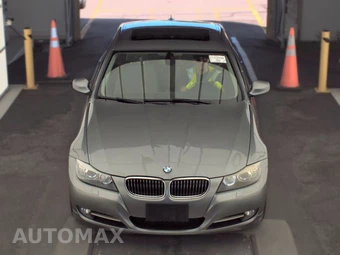 2011 BMW 3 Series Sedan 335i xDrive - miniatura 2