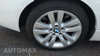 2011 BMW 3 Series Sedan 335i xDrive - miniatura 24
