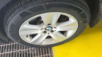 2011 BMW 5 Series Sedan 528i - miniatura 19