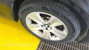 2011 BMW 5 Series Sedan 528i - miniatura 27