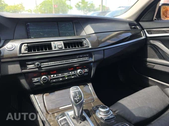 2011 BMW 5 Series Sedan 528i – miniatura 7