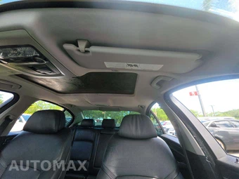 2011 BMW 5 Series Sedan 528i – miniatura 8