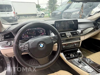 2011 BMW 5 Series Sedan 535i - miniatura 13