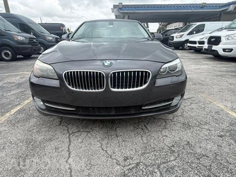 2011 BMW 5 Series Sedan 535i - miniatura 2
