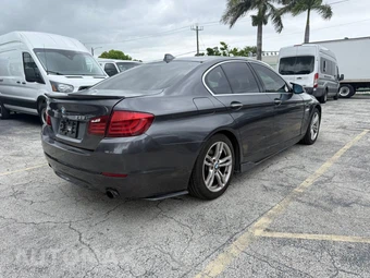 2011 BMW 5 Series Sedan 535i - miniatura 5