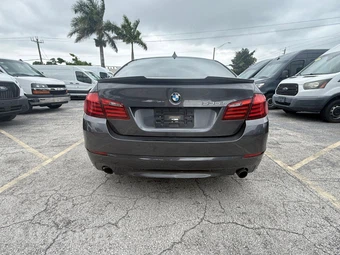 2011 BMW 5 Series Sedan 535i - miniatura 6