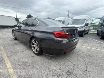 2011 BMW 5 Series Sedan 535i - miniatura 7
