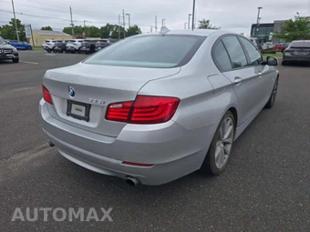 2011 BMW 5 Series Sedan 535i xDrive - miniatura 3