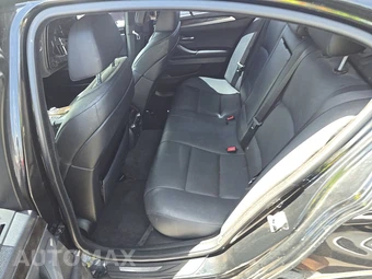 2011 BMW 5 Series Sedan 550i - miniatura 13