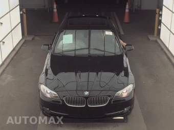 2011 BMW 5 Series Sedan 550i - miniatura 2