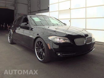 2011 BMW 5 Series Sedan 550i - miniatura 3