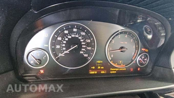 2011 BMW 5 Series Sedan 550i - miniatura 33