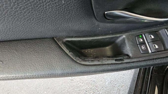 2011 BMW 5 Series Sedan 550i - miniatura 37