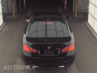 2011 BMW 5 Series Sedan 550i - miniatura 5
