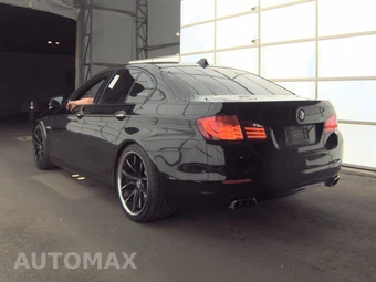 2011 BMW 5 Series Sedan 550i - miniatura 6