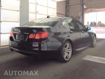 2011 BMW 5 Series Sedan 550i xDrive - miniatura 4