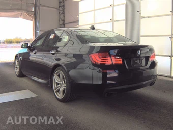2011 BMW 5 Series Sedan 550i xDrive - miniatura 6