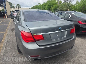 2011 BMW 7 Series Sedan 740i – miniatura 5