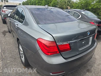 2011 BMW 7 Series Sedan 740i – miniatura 6