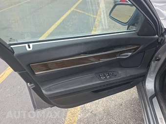 2011 BMW 7 Series Sedan 740i – miniatura 9
