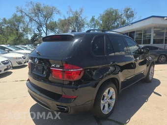2011 BMW X5 Sports Activity Vehicle xDrive50i - miniatura 3