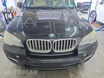 2011 BMW X5 Sports Activity Vehicle xDrive50i - miniatura 2