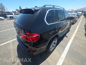 2011 BMW X5 Sports Activity Vehicle xDrive50i - miniatura 4