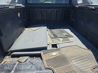 2011 Chevrolet Avalanche LS Crew Cab Short Bed 1LS – miniatura 16
