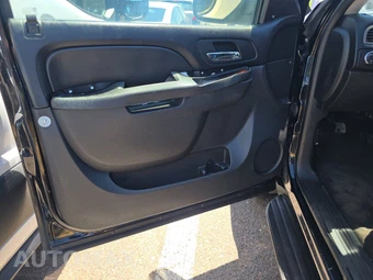 2011 Chevrolet Avalanche LS Crew Cab Short Bed 1LS – miniatura 9