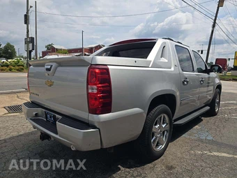 2011 Chevrolet Avalanche LTZ Crew Cab Short Bed 1LZ - miniatura 3