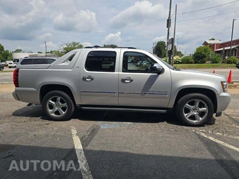 2011 Chevrolet Avalanche LTZ Crew Cab Short Bed 1LZ - miniatura 4